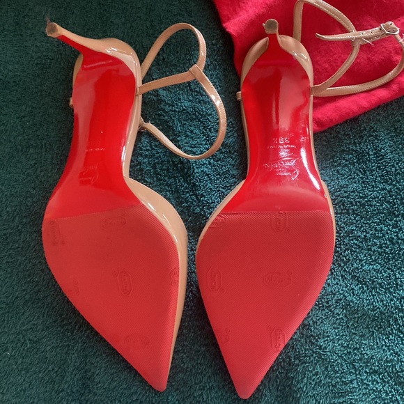 Christian Louboutin nude patent leather size 39.5 (US8.5) 3 1/2 inch heel - Picture 3 of 4